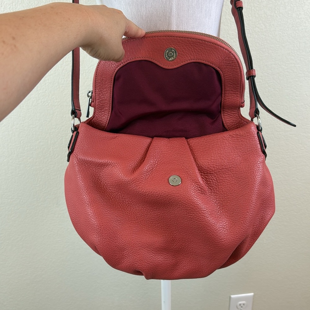 Marc Jacobs Dusty Pink Natasha Fold Over Crossbody Bag with Adjustable Strap - Picture 3 of 10